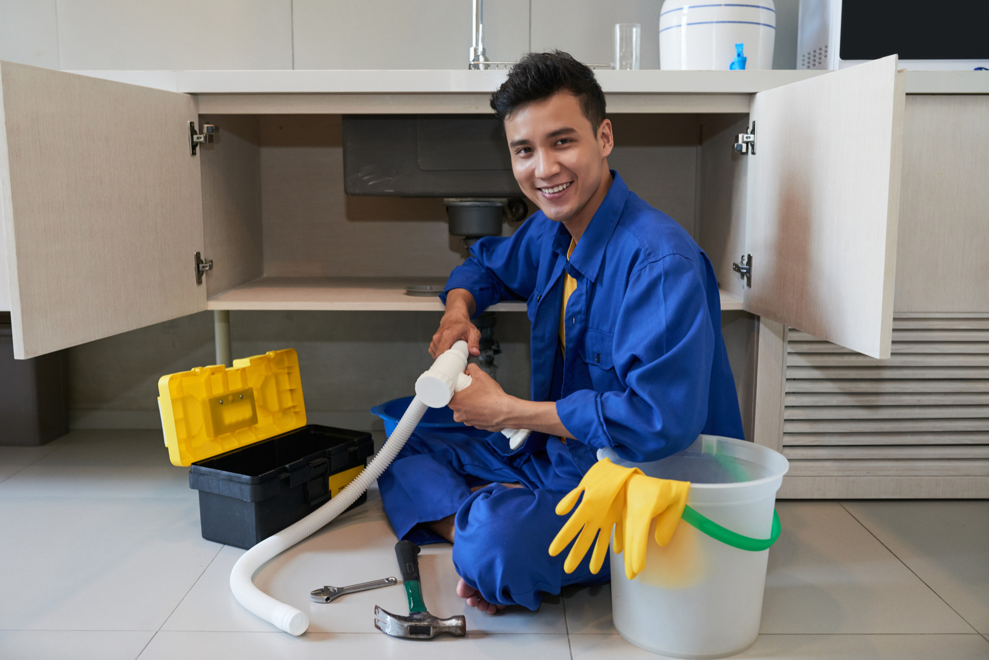 Solutions for cleaning bathroom drains