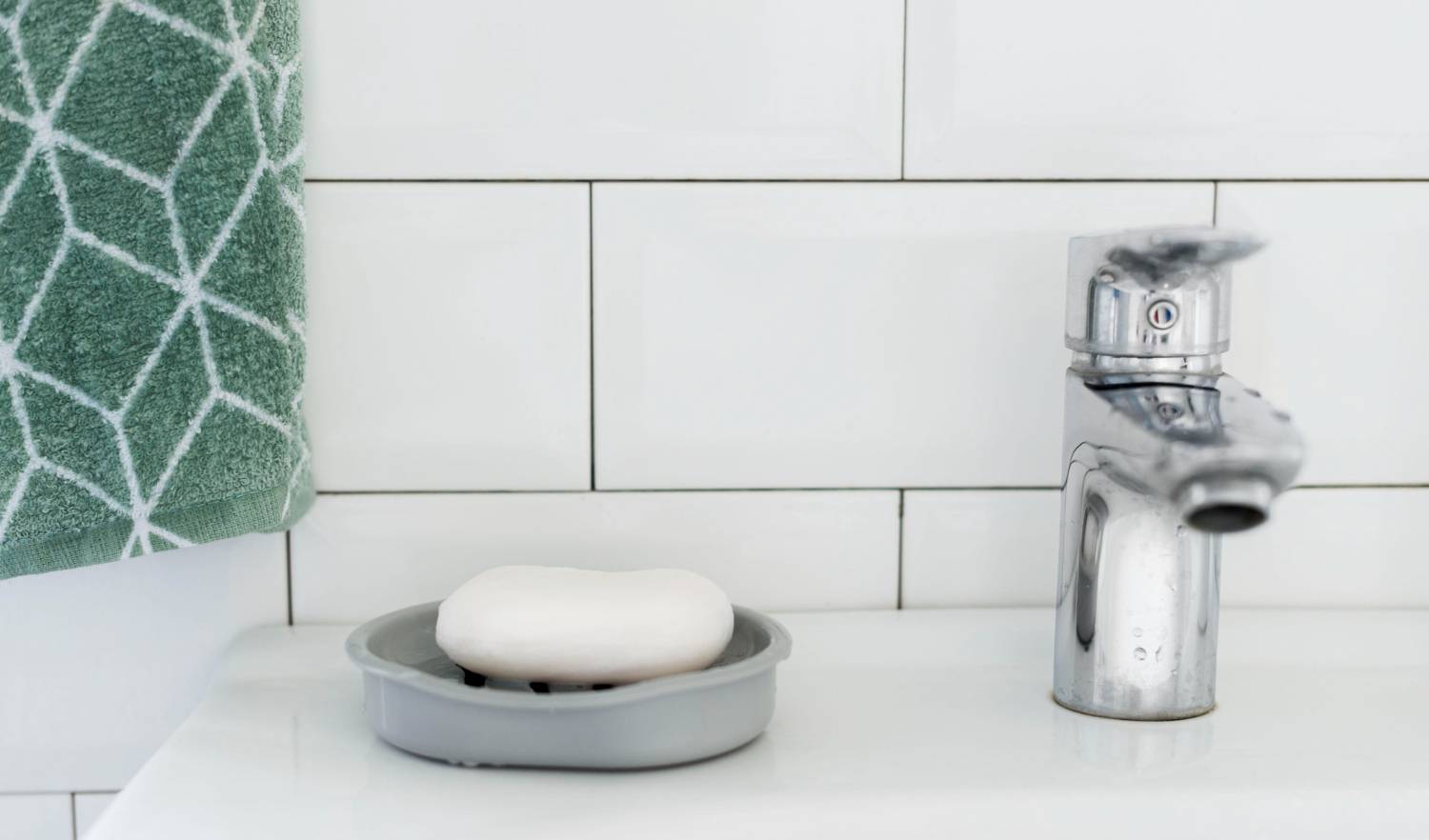cleaning bathroom drains